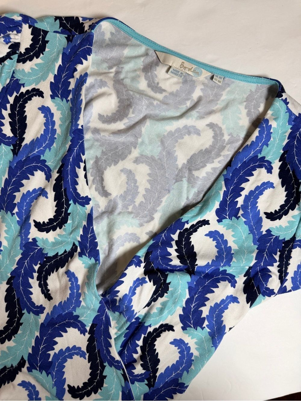 Boden Jersey Leaves Wrap Dress Size 4R 4 Regular Knee Length Blue Short Sleeve